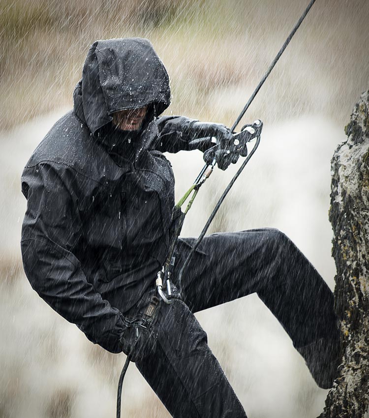 Tactical Rain Jackets Stay dry in heavy rain 🌧️ UF PRO